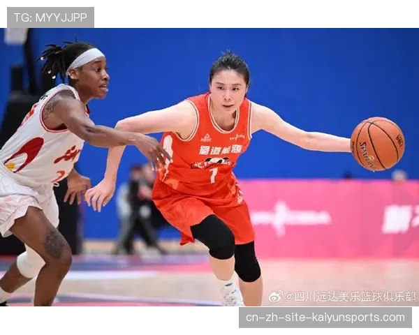 四川女篮老将王思雨高颂留队 带领新人适应联赛节奏