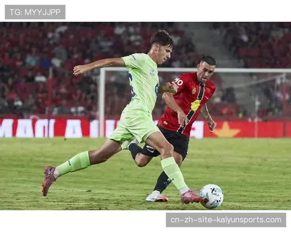 巴萨年轻后卫托伦茨脚踝韧带受伤 预计将缺席十至十二周时间 巴萨年轻后卫托伦茨脚踝韧带受伤 预计将缺席十至十二周时间