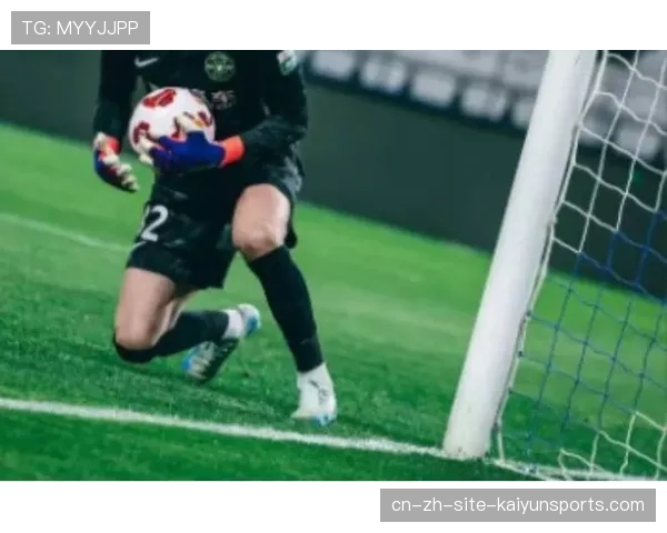 布莱顿巴尔特门将出球参与进攻组织,现代门将战术价值得到充分体现 布莱顿巴尔特门将出球参与进攻组织,现代门将战术价值得到充分体现